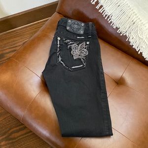 Smoke/pet free home. 27x31 Stretch material. Slightly faded. In good condition.